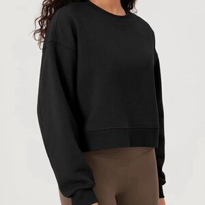 Ododos black cropped sweatshirt